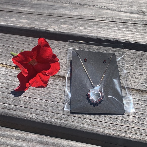 ❤️ Genuine Garnet Sterling Silver Necklace, Heart Pendant, and Studs ❤️ - Picture 6 of 13